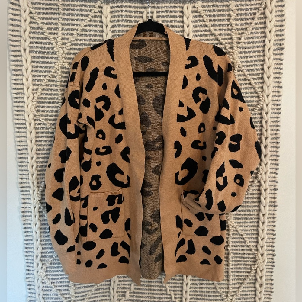 Thick Leopard Cardigan | Size Medium